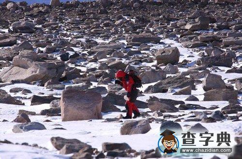 中第26次南極考察發(fā)現(xiàn)首塊隕石1