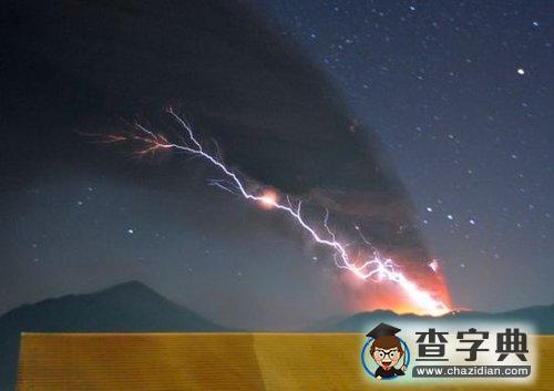 日本新燃岳火山持續(xù)噴發(fā)2