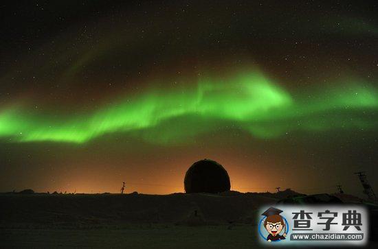 太陽連續(xù)爆發(fā)罕見耀斑 北美頻現(xiàn)夢幻極光1