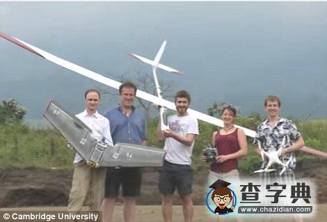 無人機拍攝危地馬拉火山噴發(fā)：每小時噴發(fā)數(shù)次8