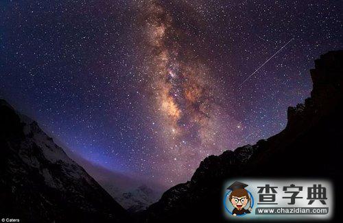 攝影師于喜馬拉雅山捕捉壯觀銀河系畫(huà)面3