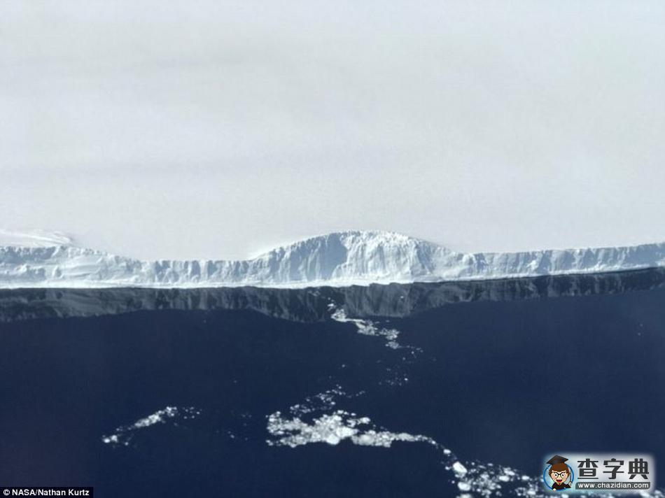 NASA在南極發(fā)現(xiàn)奇特方形冰山：邊緣齊整宛如人工切割10