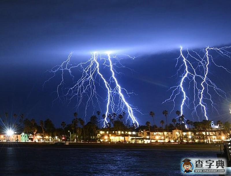 美國加州夜空被上千道閃電撕破 震撼壯觀6