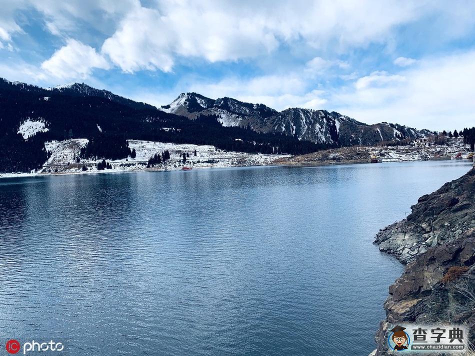 新疆天山天池景區(qū)迎來(lái)冬日降雪 景色壯美如詩(shī)如畫6