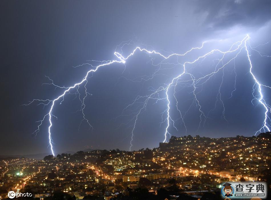 世界各地震撼閃電奇觀 自然之怒仿佛末日來臨9
