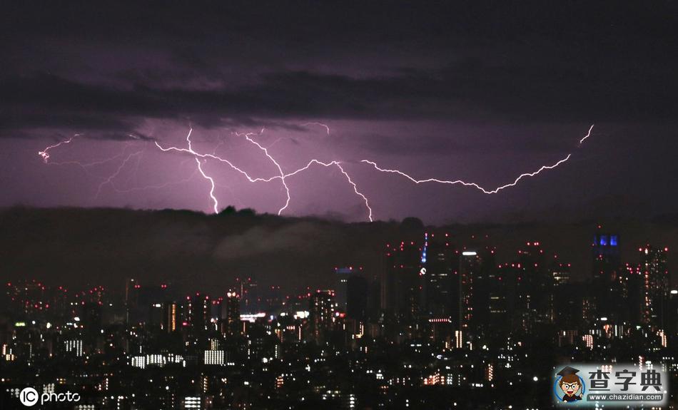 末日既視感！日本東京閃電“群魔亂舞”照亮高層建筑群6
