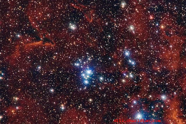 歐洲南方天文臺拍攝三色星團慶祝美獨立日